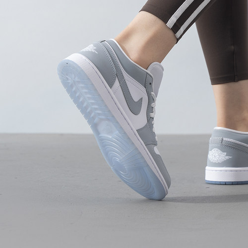 耐克男鞋板鞋Air Jordan 1 Low AJ1灰色低帮运动篮球鞋DC0774-105 - 图2