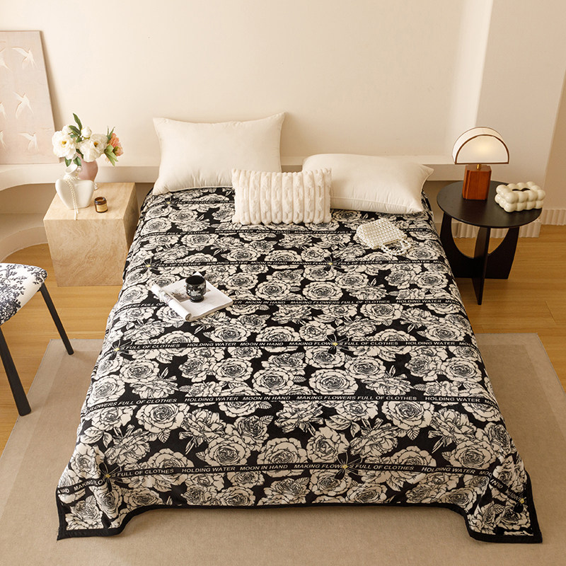 2025新款牛奶绒毛毯午睡办公室沙发毯薄款小毯子云貂绒空调盖毯