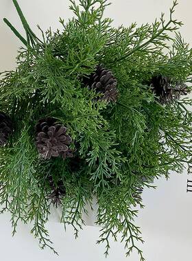 圣诞仿真雪松配浆果把束红果松枝把束装饰节日布景绿植松柏
