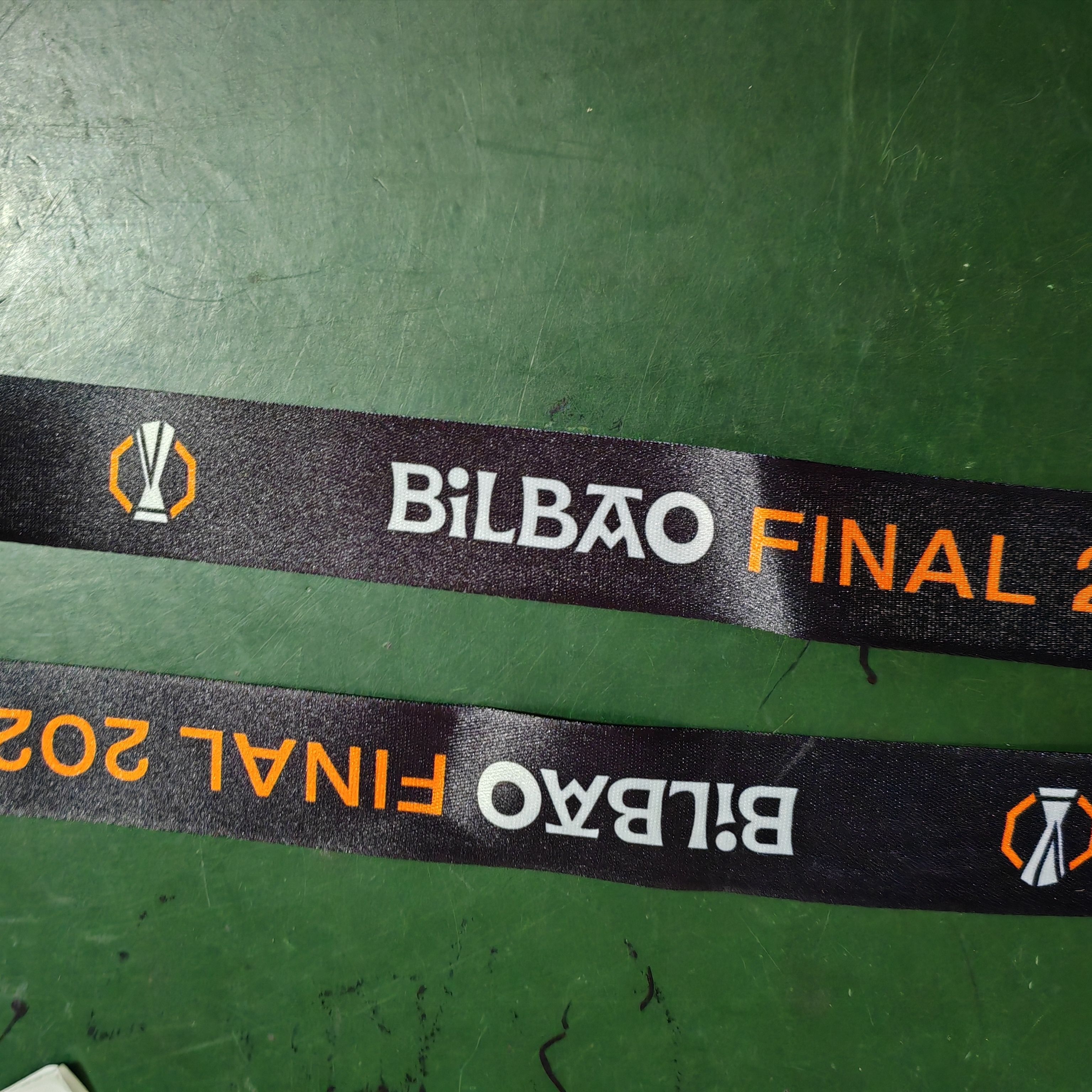 现货2025热刺VS曼联 孙兴慜 欧联杯收藏留念金属挂牌球迷纪念奖牌 - 图2