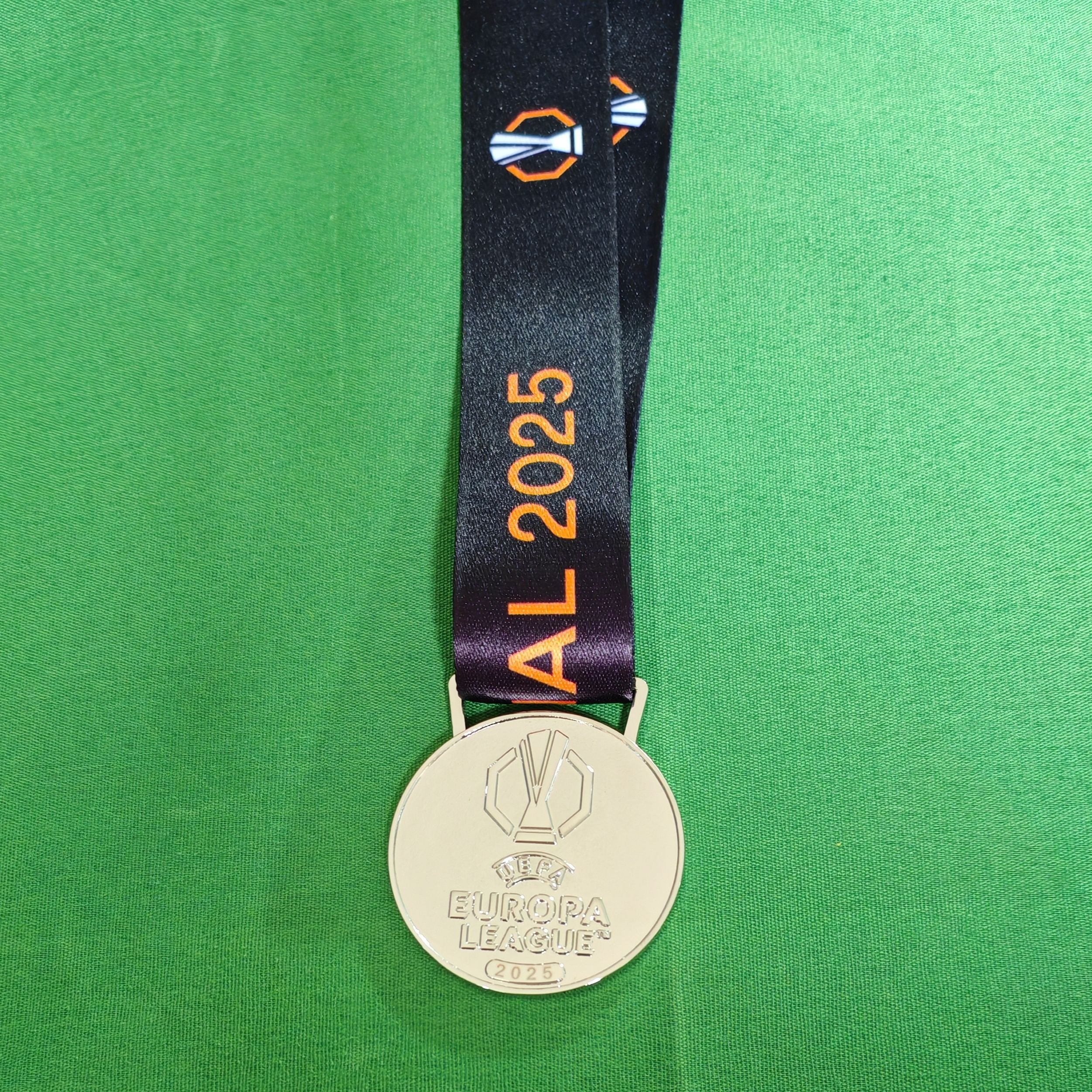 现货2025热刺VS曼联 孙兴慜 欧联杯收藏留念金属挂牌球迷纪念奖牌 - 图3