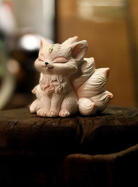 九尾狐桌面摆件装饰品狐狸公仔不撞款ins风国风高级感树脂送礼物