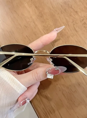 经典老钱风2025复古港风金属墨镜女户外摆拍时髦高级感防晒眼镜