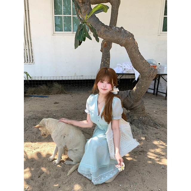 Anne ບໍ່ຮ້ອນແລະມີ brocade lace top ແລະ skirt suit fairy ສໍາລັບແມ່ຍິງທີ່ມີໄຂມັນເລັກນ້ອຍ, ຂະຫນາດໃຫຍ່, ແອວ slimming ແລະ whitening ສອງຊຸດ.