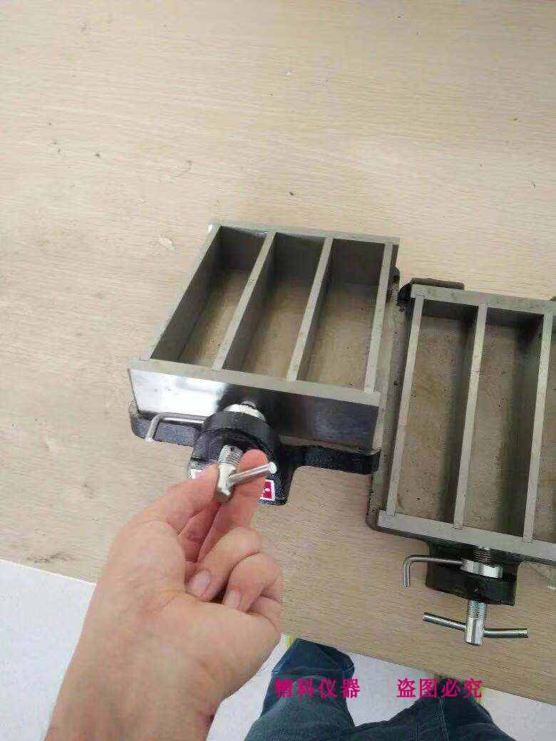 40x40x160塑料水泥胶砂软练试模灌浆钢模三联铸铁胶砂试模包邮 - 图1