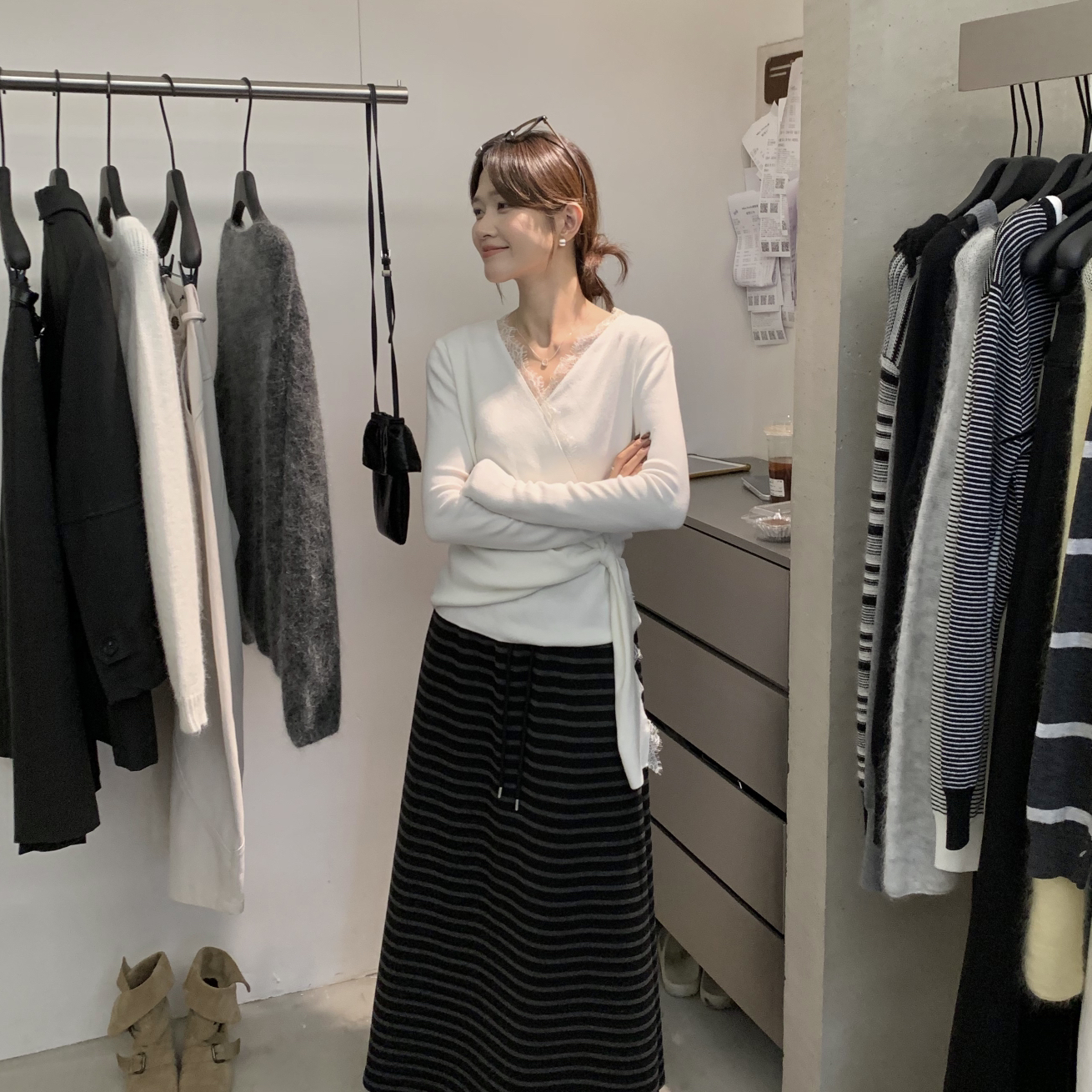 MISS密思家-人淑女气质蕾丝拼接V领侧边抽绳针织衫（含6羊毛）227 - 图3