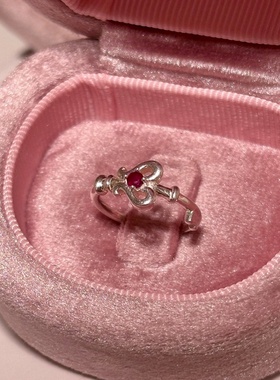 复古风红宝石爱心钥匙戒指