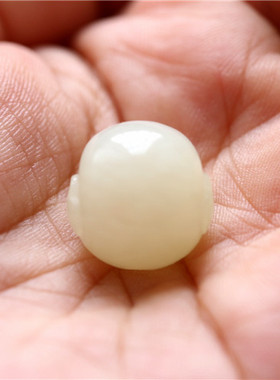 天然和田玉挂件背云吊坠