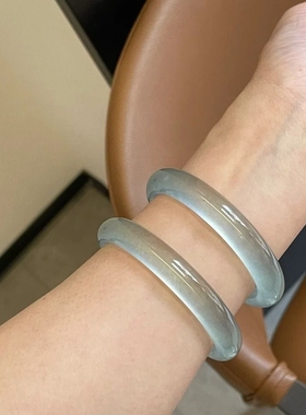 自家天青冻手镯冰种飘花玉镯子浅绿贵妃圆条女款送女友礼物