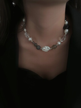 原创设计黑白灰小众高级感夸张存在感白水晶鱼尾巴洛克项链锁骨链