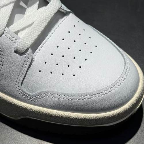 Adidas阿迪达斯男女情侣款高颜值情侣百搭低帮运动休闲板鞋JQ3926 - 图3