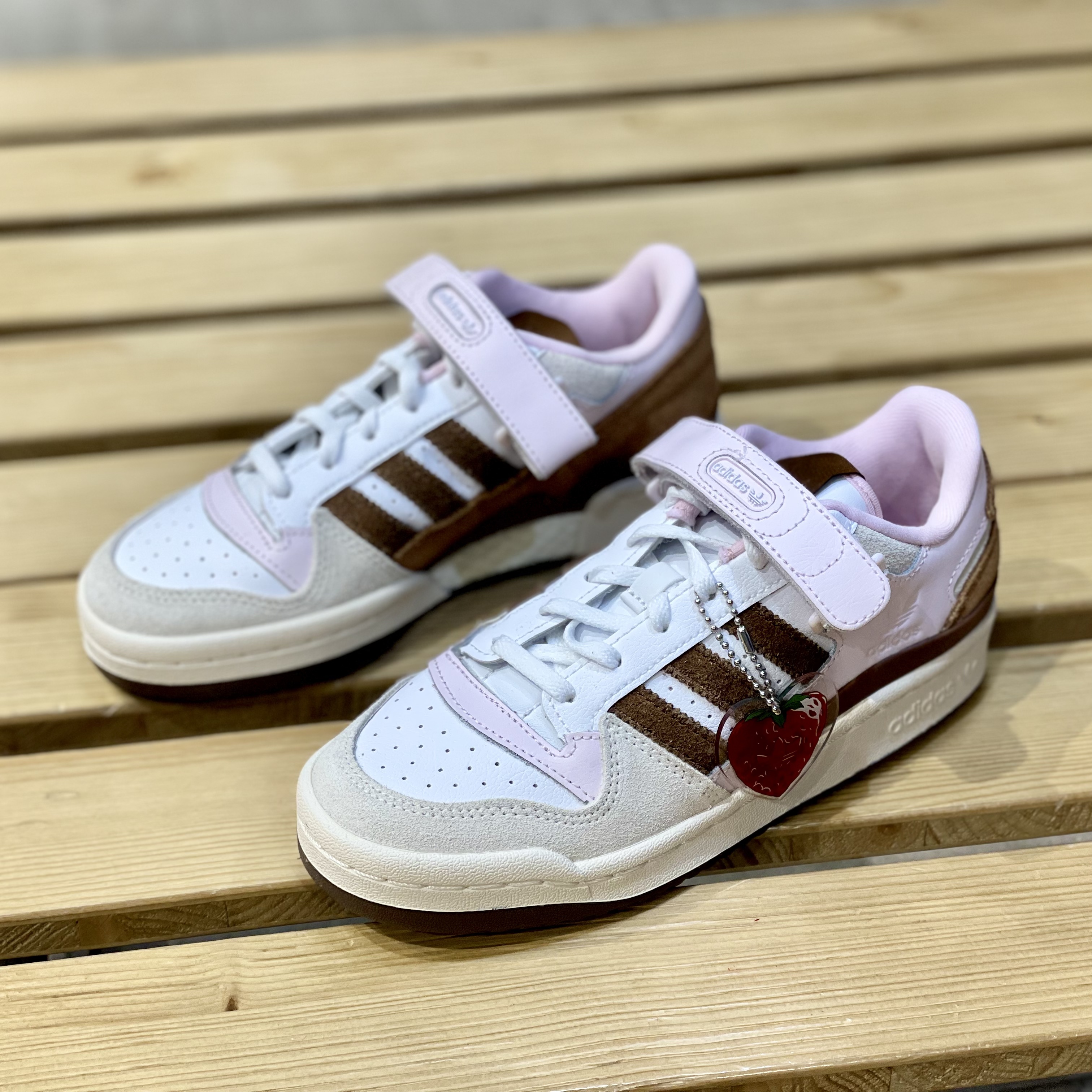 Adidas三叶草Forum 84女子经典低帮复古魔术贴情人节板鞋GY6783-图1