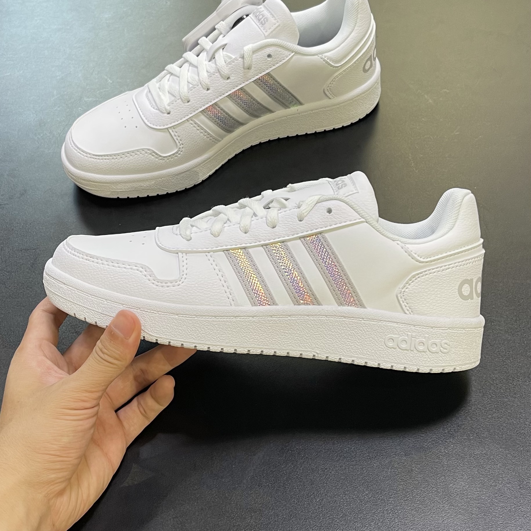 Adidas阿迪达斯正品女鞋夏款低帮透气小白鞋运动休闲板鞋FW3535 - 图1