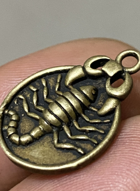 西藏藏式利马铜莲师蝎子吊牌小吊坠黄铜侧挂项链佛珠念珠配饰饰品