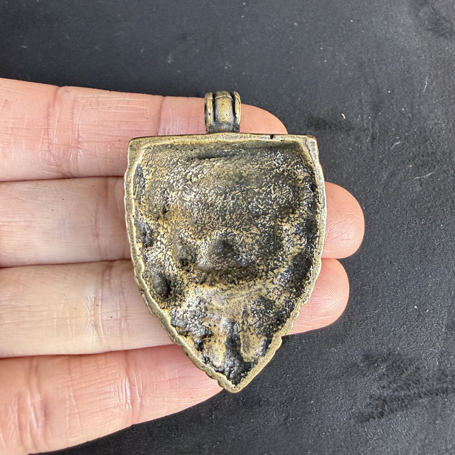 Antiques and miscellaneous antique Tibetan brass bazaar pendants, copper carving pendants, copper pendant accessories