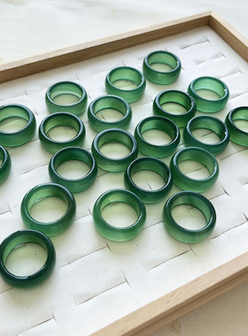 天然玛瑙玉石冰种绿色戒指 素圈男女款指环玉戒 宽版时尚简约扳指