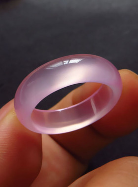 纯天然粉色冰种玛瑙玉髓戒指甜美