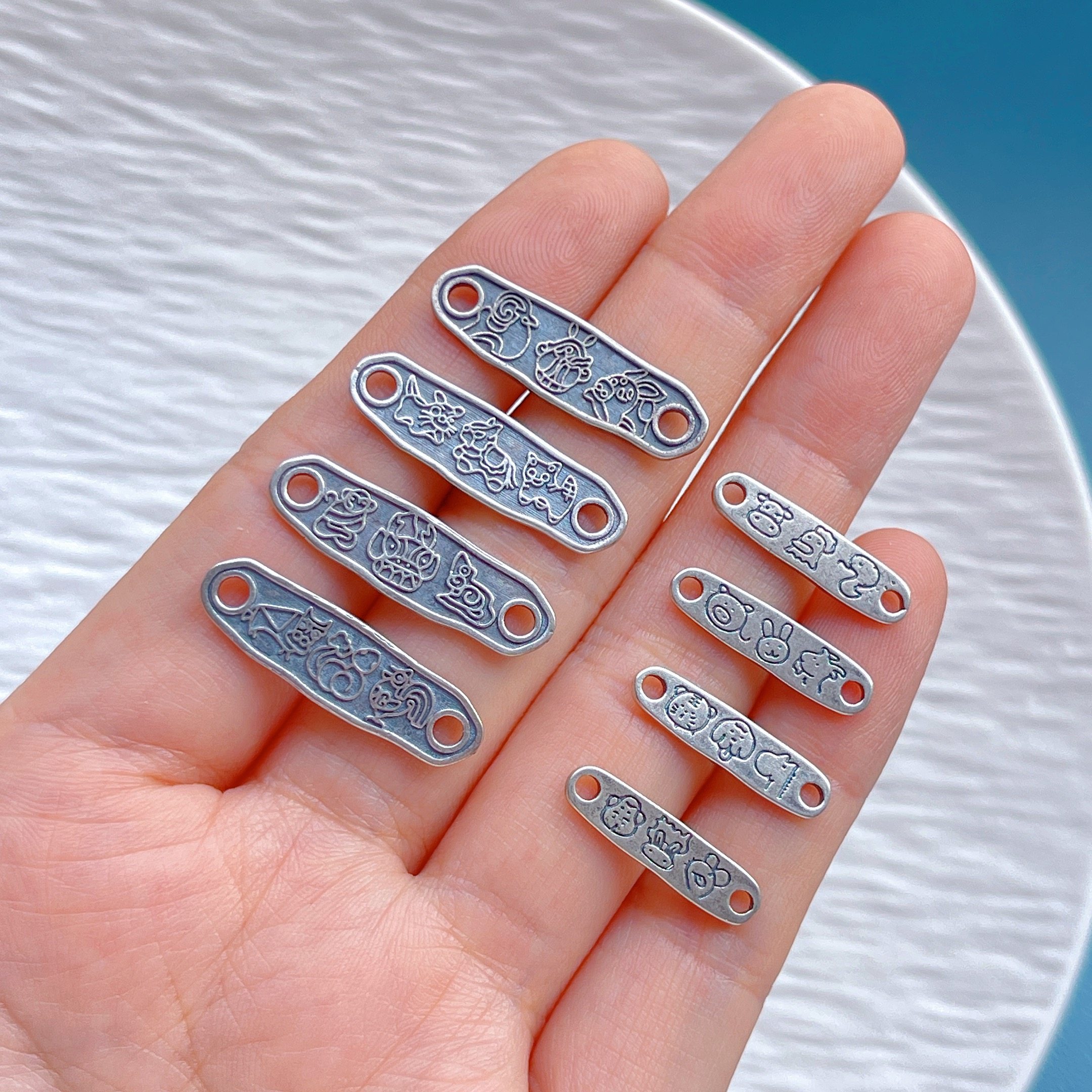 925纯银饰配件錾刻十二生肖三合手牌牛蛇鸡虎马狗鼠猴龙羊兔猪diy,淘宝优惠券,粉丝福利购,淘宝优惠卷