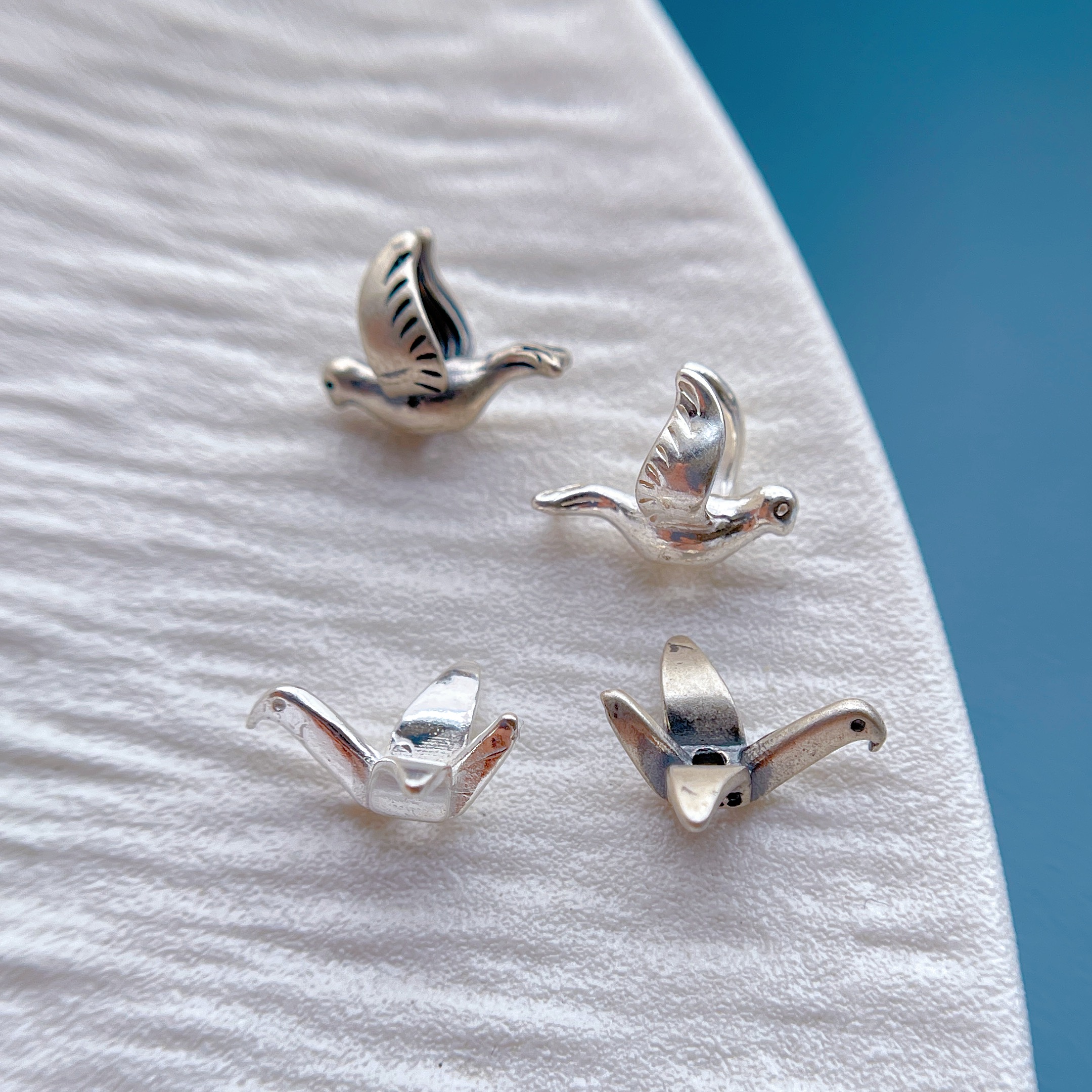 s925纯银饰配件爱心翅膀喜鹊千纸鹤隔珠背云吊坠diy手串项链配饰 - 图3