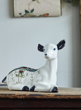 青花手工手绘陶瓷鹿摆件
