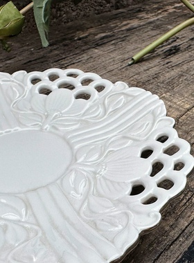 出口陶瓷白色镂空浮雕蛋糕餐盘