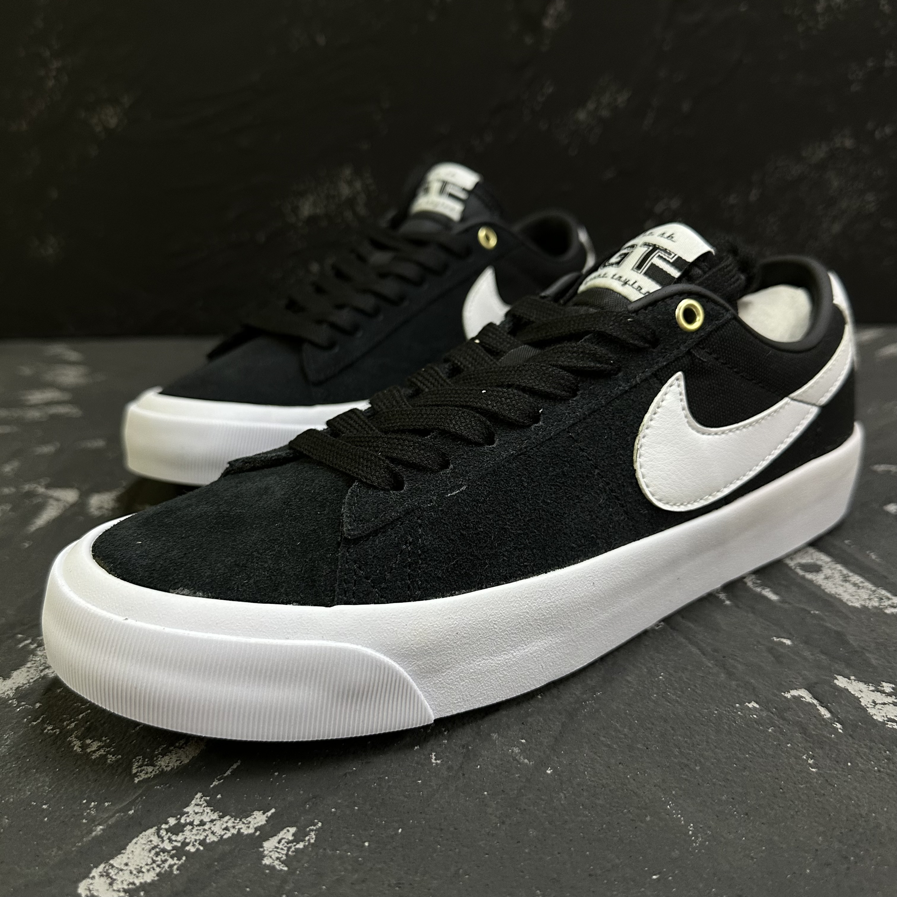 Nike SB Zoom Blazer Low Pro GT 男女低帮运动滑板鞋 DC7695-002 - 图3