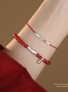 鸿运锦鲤｜红色玛瑙手串女S925纯银新中式弹力绳小银鱼手链新品