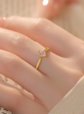 华尔兹高级感丝方糖闪钻新款戒指