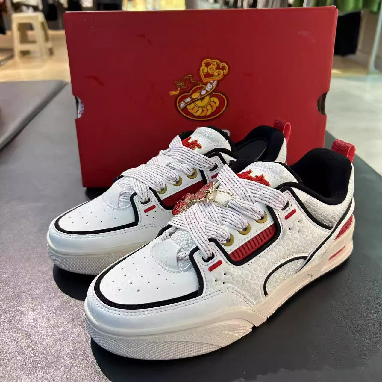 Y安踏烈焰潮流撞色低帮板鞋男新款小白鞋男鞋112528091 112518040,淘宝优惠券,粉丝福利购,淘宝优惠卷