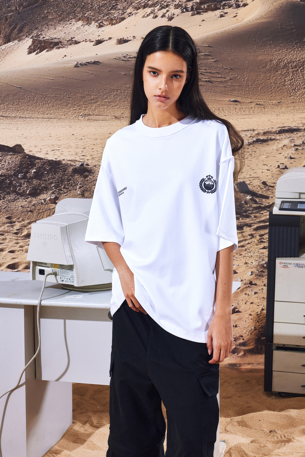 UNKNOWNWORLD 23SS Techno Badge Boxy Tee / Techno徽章印花T恤 - 图2