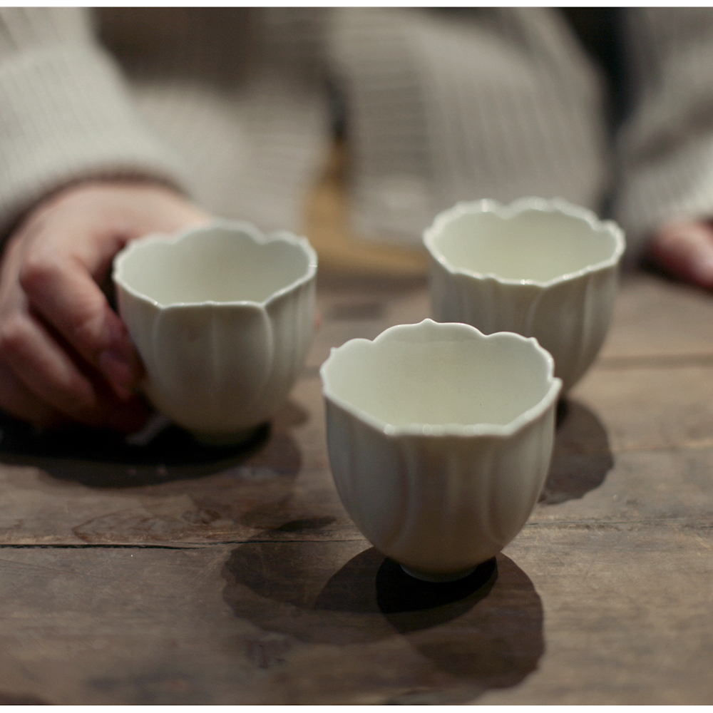 |宋青书院|《草木灰》莲花主人杯品茗杯 手工茶杯 花口 文人茶器