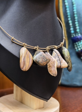 Vintage Jewelry 中古宝石项链颈圈 感兴趣的话和我私聊吧～
