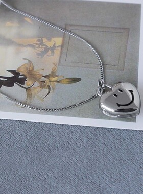 联名款笑脸项链 25年春季新轻奢小众双面爱心盒子招财爱心锁骨链