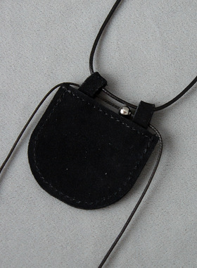 麂皮绒包包项链 mini半月牙设计感精致吊坠穿搭叠戴百搭毛衣项链