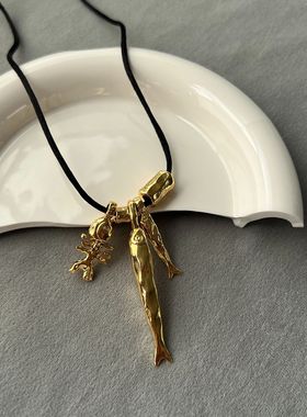 AL家新款小鱼吊坠项链个性时尚百搭简约海洋生物鱼骨可调节毛衣链