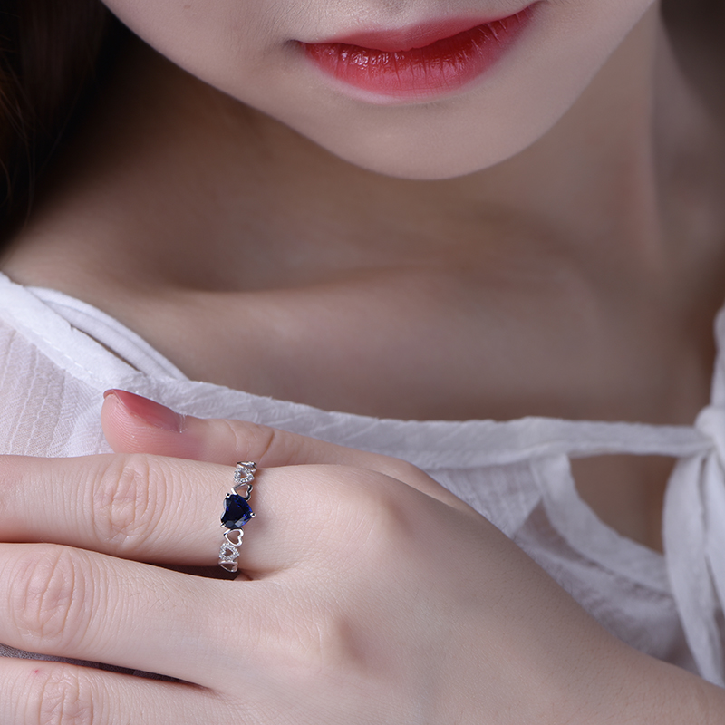 米莱珠宝 天然皇家蓝宝石戒指女 18K金镶嵌心形彩宝 爱心女戒定制 - 图0