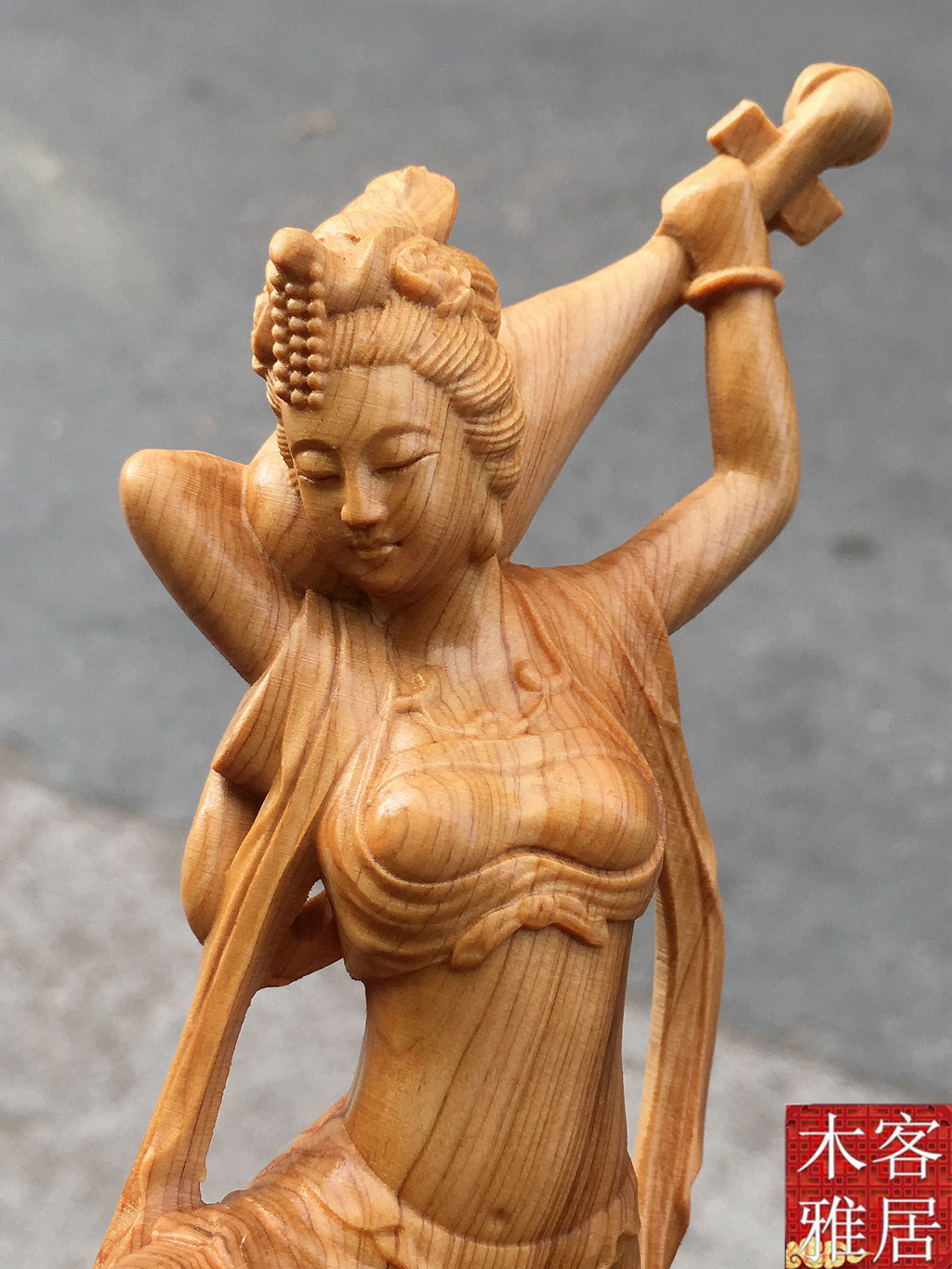 崖柏木客厅装饰人物雕刻工艺品反弹琵琶敦煌飞天仙女木雕美女摆件
