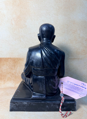 泰国佛牌搬运工 瓦仓海2539龙婆托自身供奉，高度31CM
