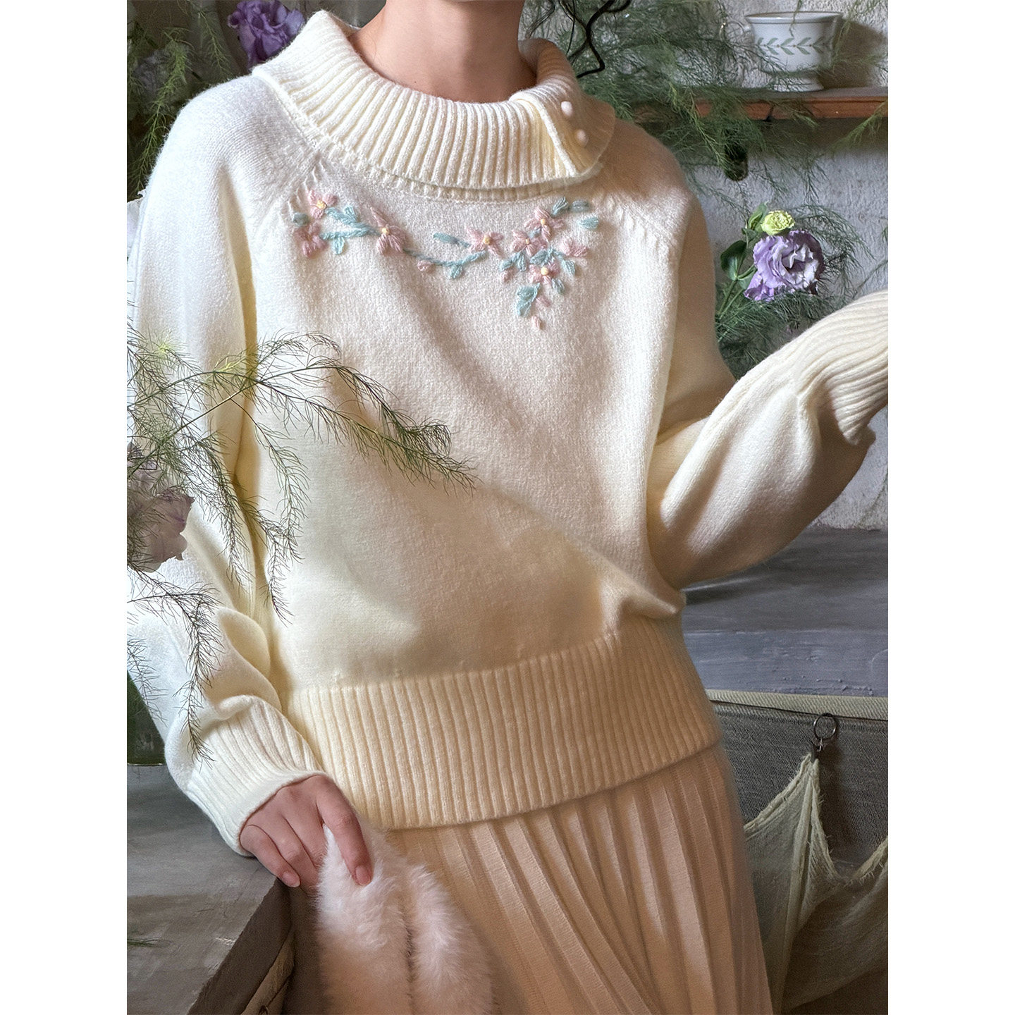 七与珍珠“街角的花”温柔杏色钩花翻领文艺插肩袖毛衣,淘宝优惠券,粉丝福利购,淘宝优惠卷