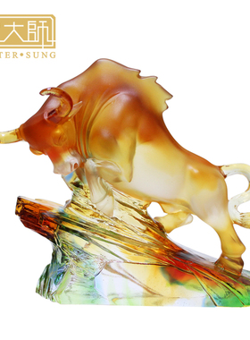 宋大师新款步步为赢牛势琉璃摆件