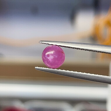 天然红宝石裸石紫红色戒面面圆6.3mm重2.0ct无烧无注胶无填充保真