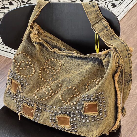 American retro wasteland style washed denim bag with rivets