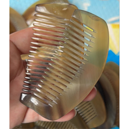 黄水牛角梳子 齿光滑加厚按摩梳化妆梳 小号随身携带便携梳口袋梳 - 图1