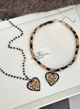 时髦洋气豹纹爱心吊坠甜酷风项链独特土星球嘻哈配饰长款毛衣链女