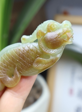 天然和田玉糖白双色鱼化龙吊坠男女款玉佩玉石项链玉器龙鱼证书