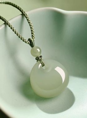 天然玉福袋吊坠女玉石锁骨项链