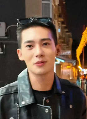 于适同款方形蓝色太阳眼镜