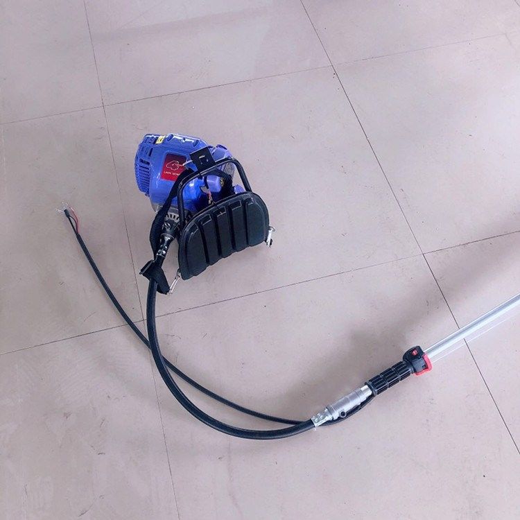 轻便型的二冲程背负式松土设备 菜田耕地除草机 割草开荒机械,淘宝优惠券,粉丝福利购,淘宝优惠卷