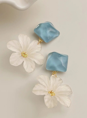 蓝色方糖雏菊花朵耳环