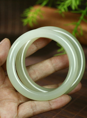 古晨和田玉冰晴水手镯